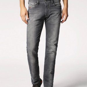 NWT DIESEL LARKEE JEANS 31W 32L